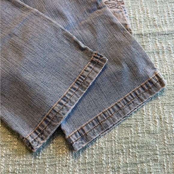 Mudd Jeans - Mid-Rise Distressed Size 1 - Picture 6 of 9